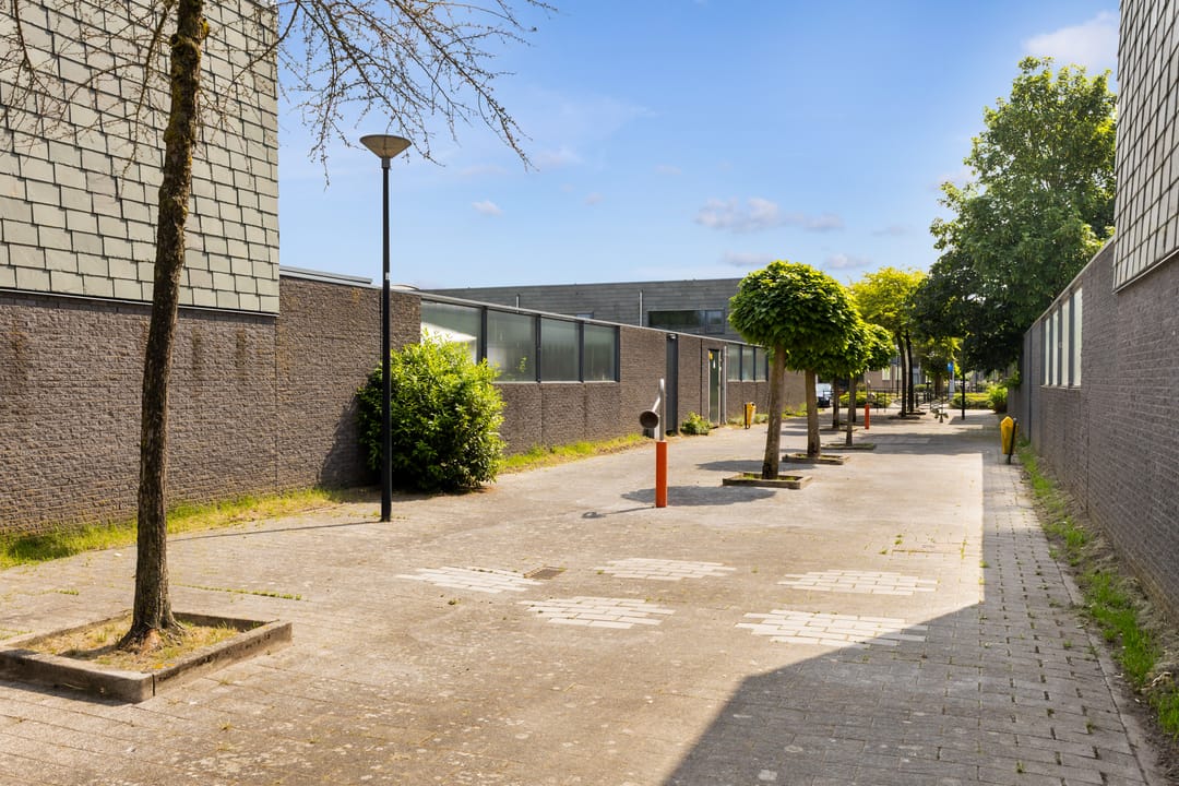 Modernisable Terraced House with Three Bedrooms and West-Facing Garden in IJsselstein — 38