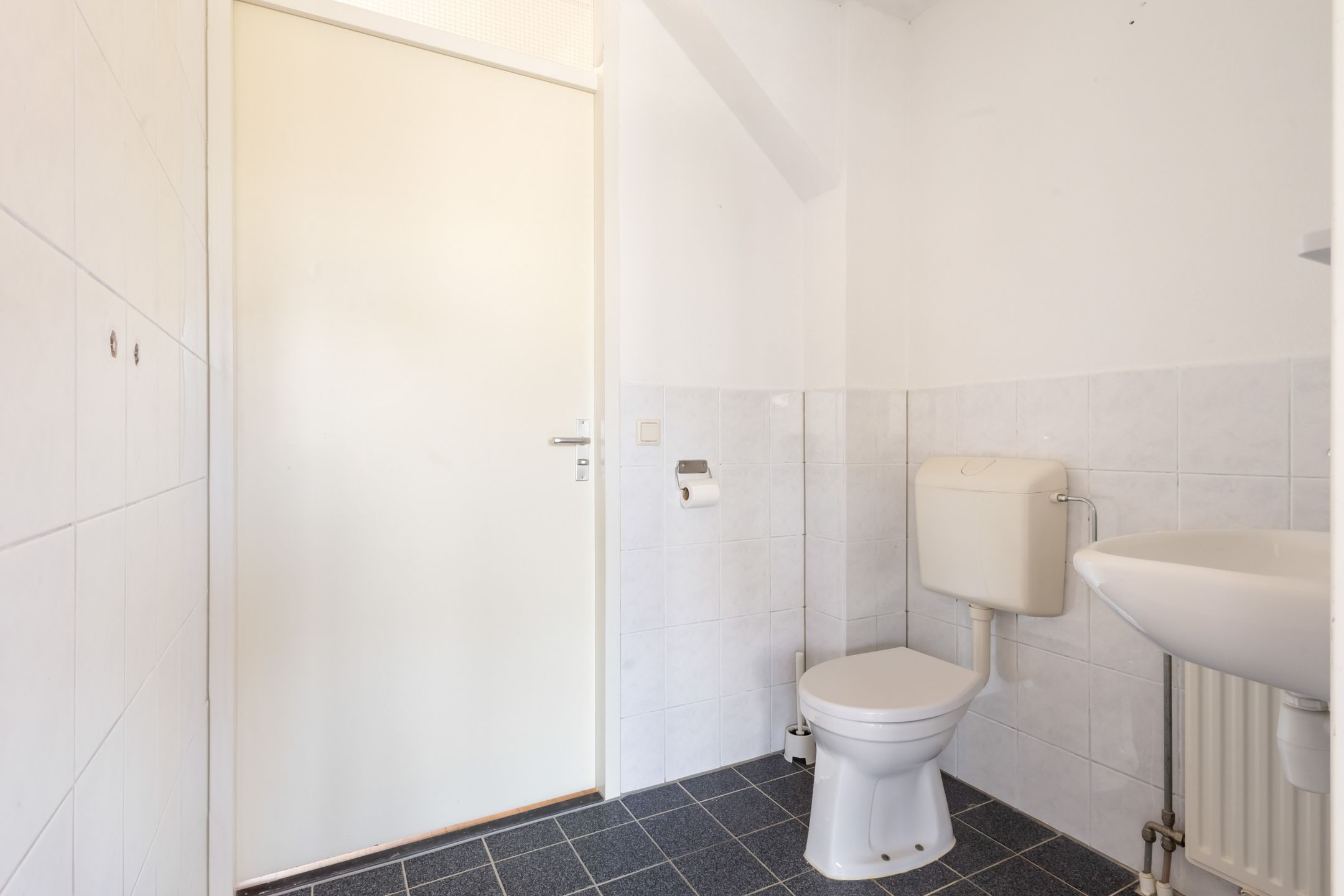 Modernisable Terraced House with Three Bedrooms and West-Facing Garden in IJsselstein — 12