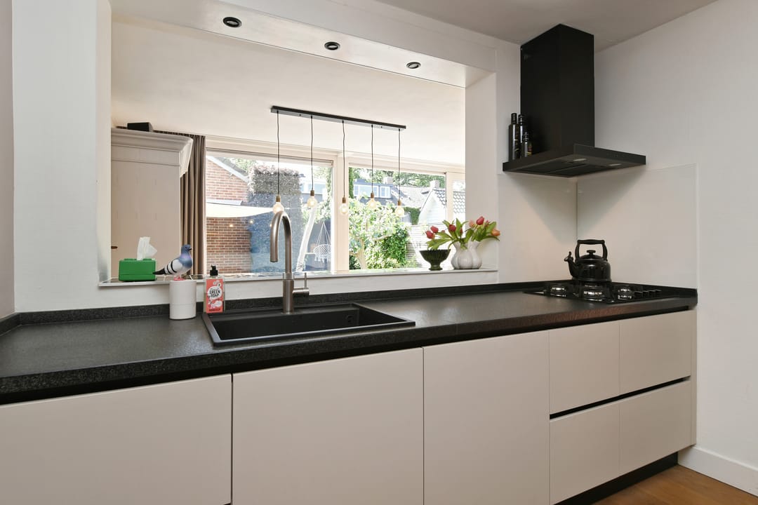 Spacious 5-Bedroom Family Home in Central Nuenen — 17