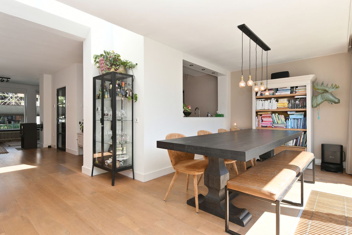 Spacious 5-Bedroom Family Home in Central Nuenen — 14