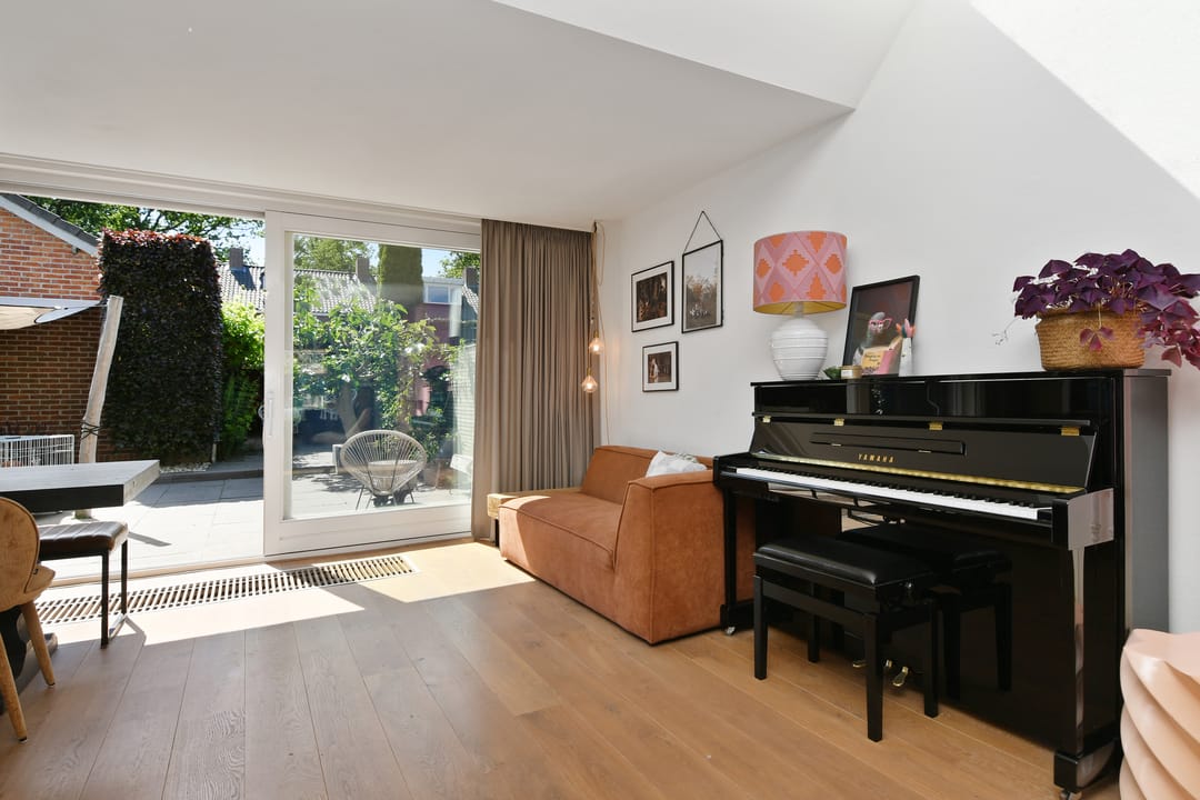 Spacious 5-Bedroom Family Home in Central Nuenen — 11