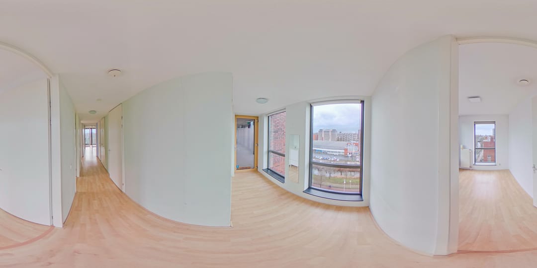 Spacious 3-Bedroom Apartment with South-Facing Balcony in Amsterdam-West — 32