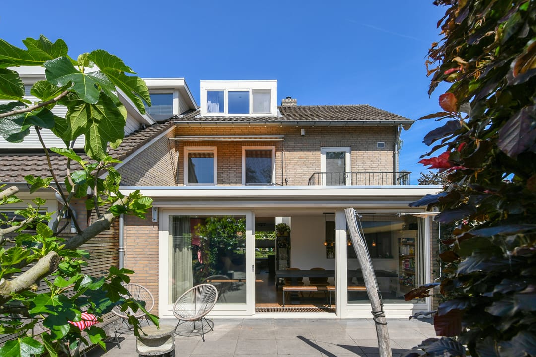 Spacious 5-Bedroom Family Home in Central Nuenen — 43