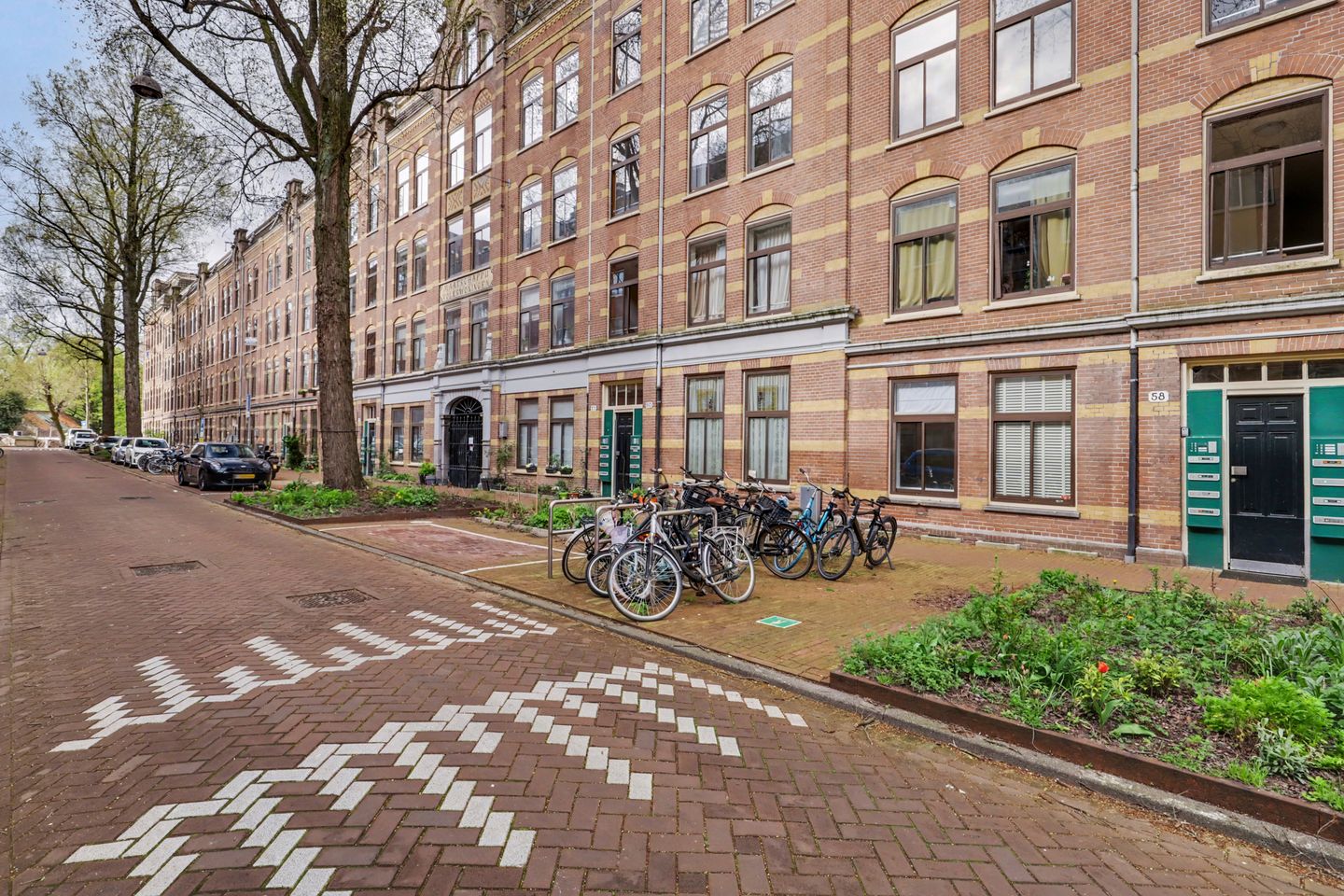 Photo 29 of Van Houweningenstraat 58-H