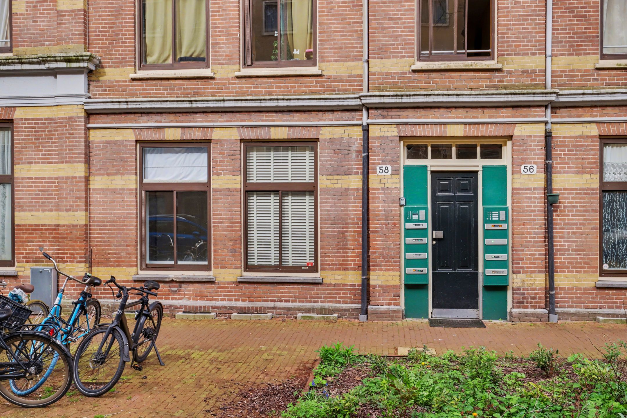 Photo 30 of Van Houweningenstraat 58-H