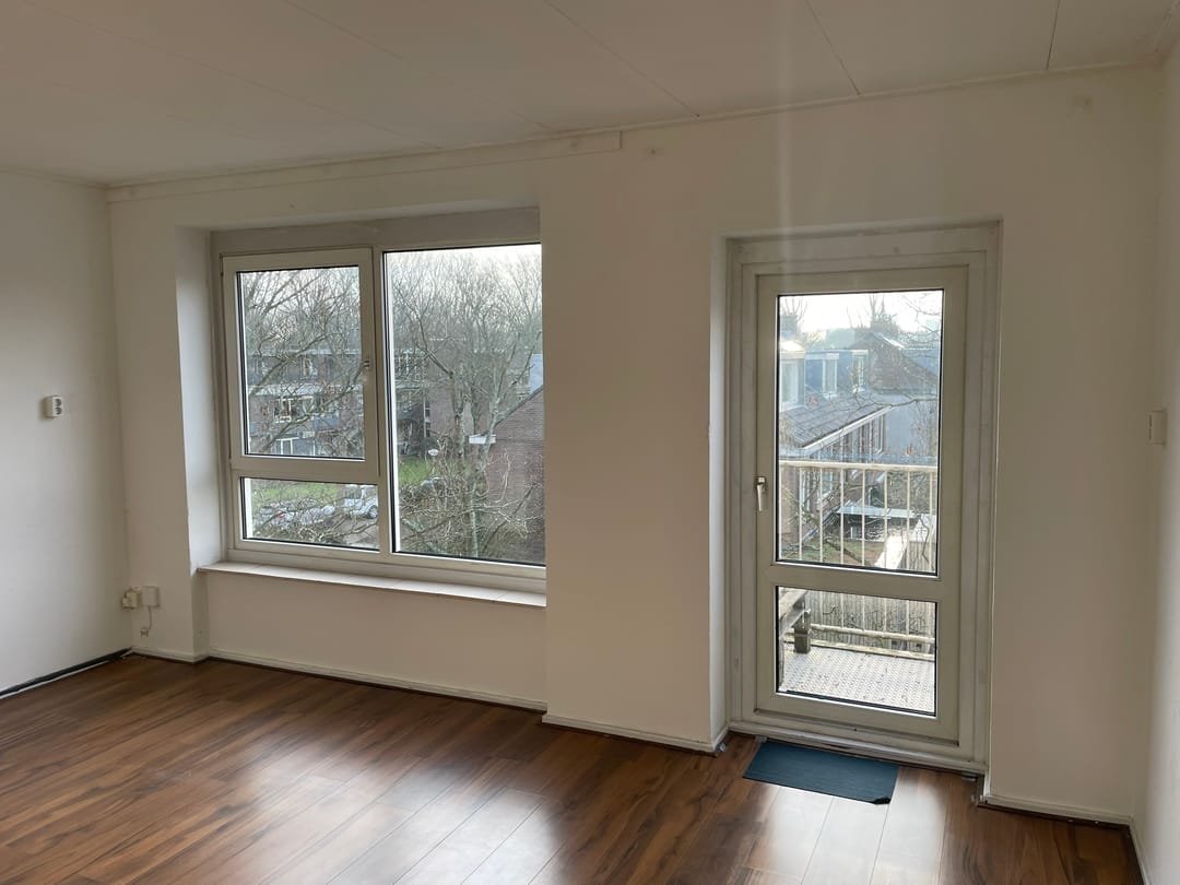 Photo 2 of Van Almondestraat 46-I