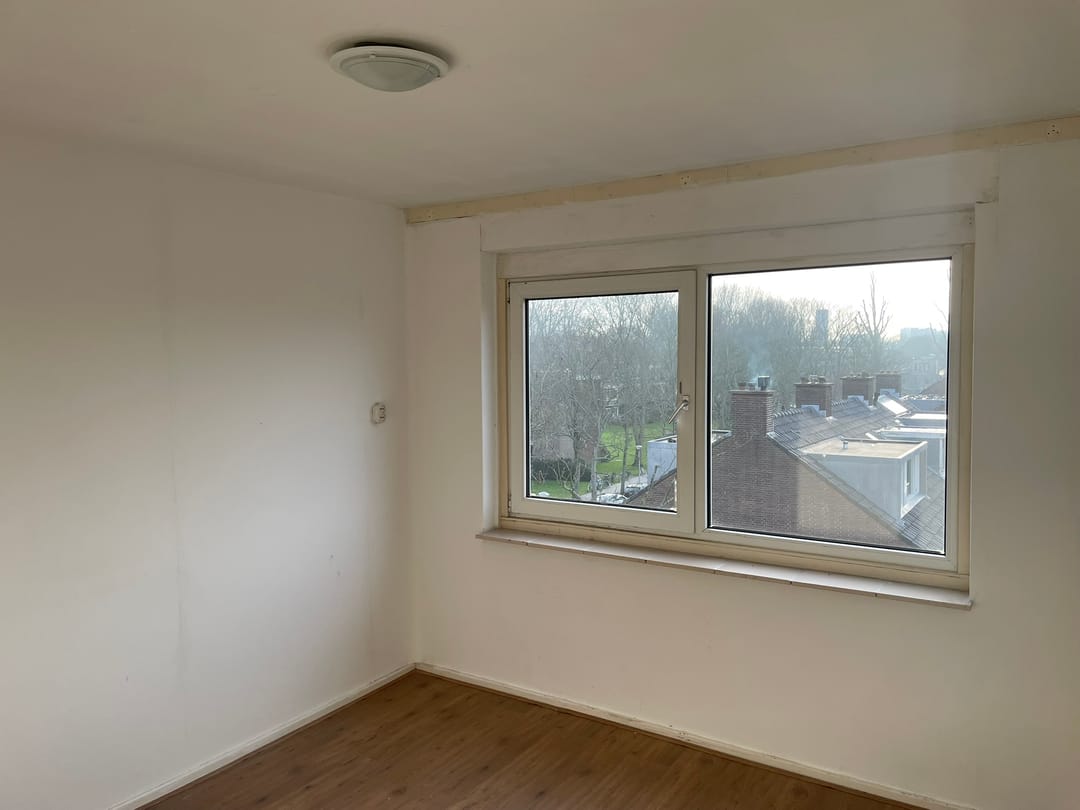 Photo 17 of Van Almondestraat 46-I