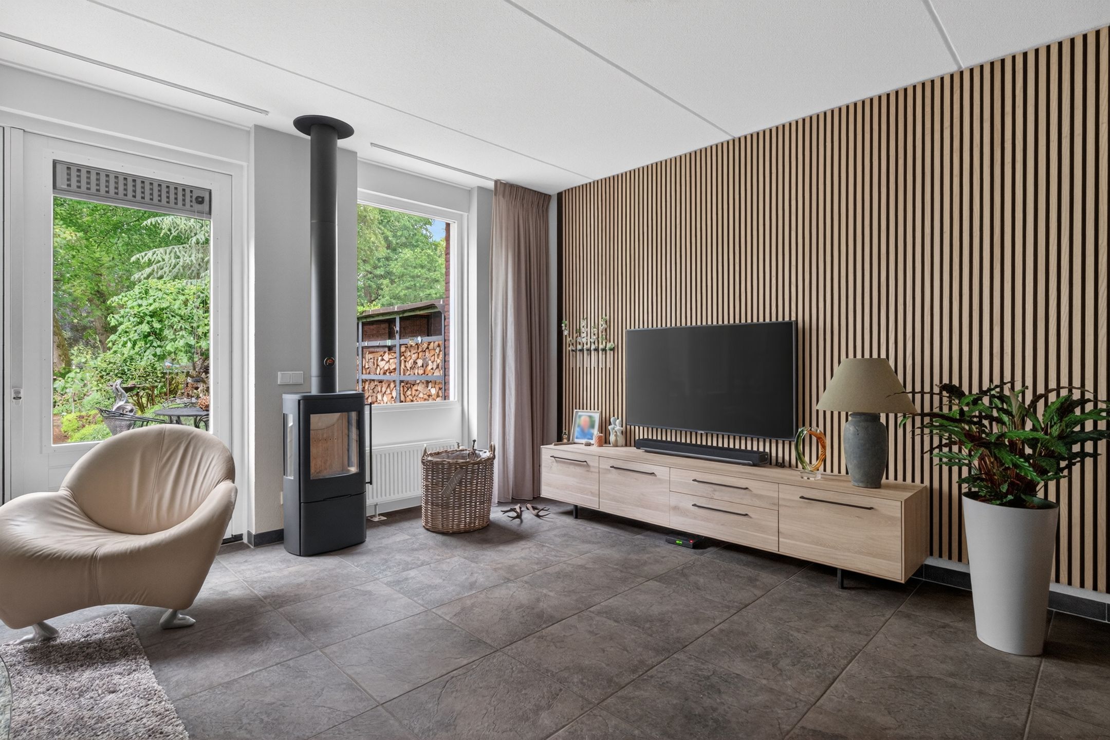 Photo 12 of Van den Berghlaan 58