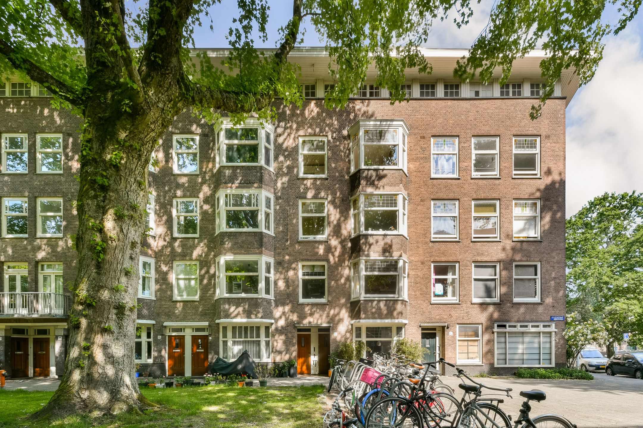 Photo 3 of Geuzenstraat 14-3