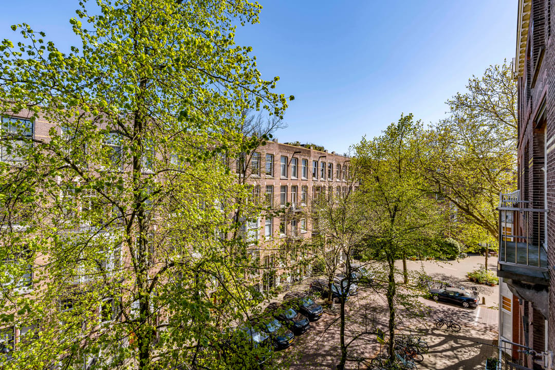 Stylishly Renovated 1930s Apartment with Balcony in Prime Oud-Zuid Location — 7