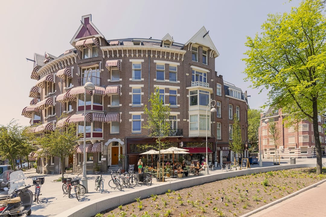 Stylishly Renovated 1930s Apartment with Balcony in Prime Oud-Zuid Location — 28