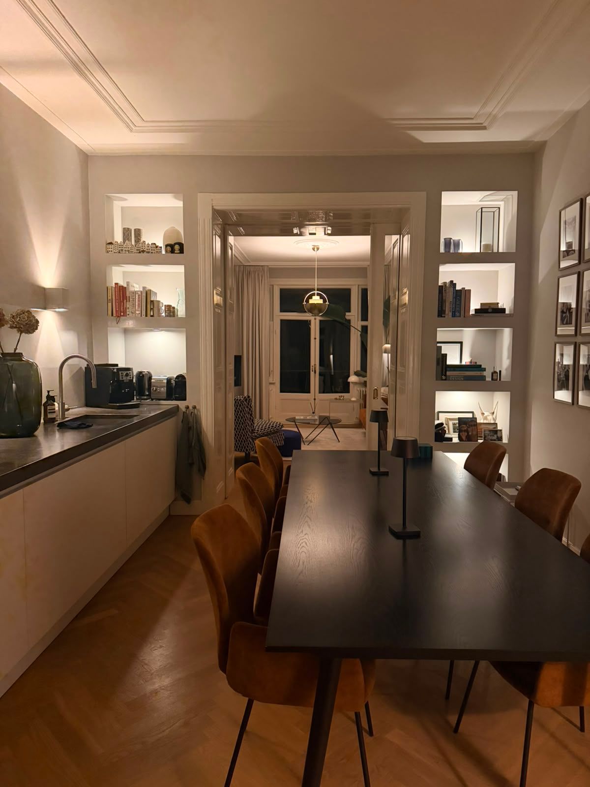 Stylishly Renovated 1930s Apartment with Balcony in Prime Oud-Zuid Location — 21