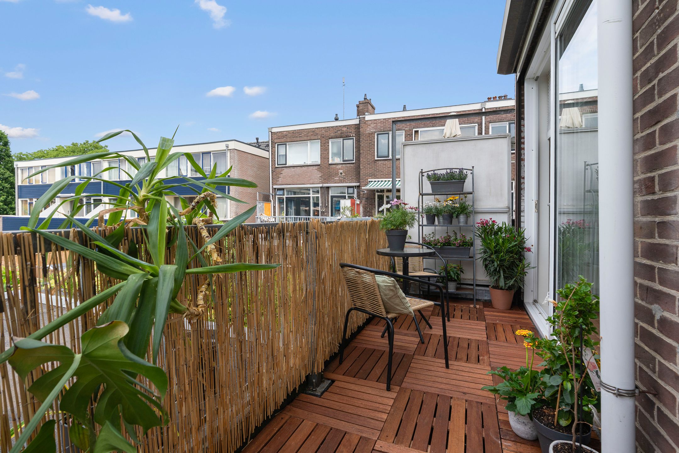 Stylish Upper Floor Apartment with Sunny Balcony in Charming Utrecht Neighborhood — 24