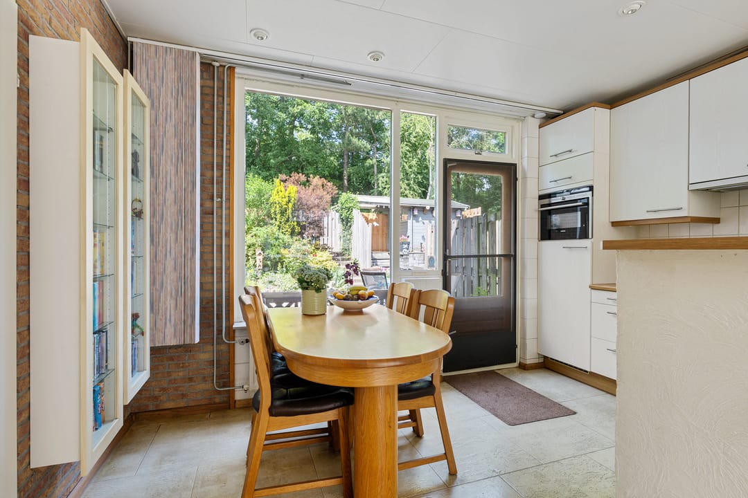 Spacious Family Home with Four Bedrooms and Deep Backyard in Quiet Green Neighborhood — 13