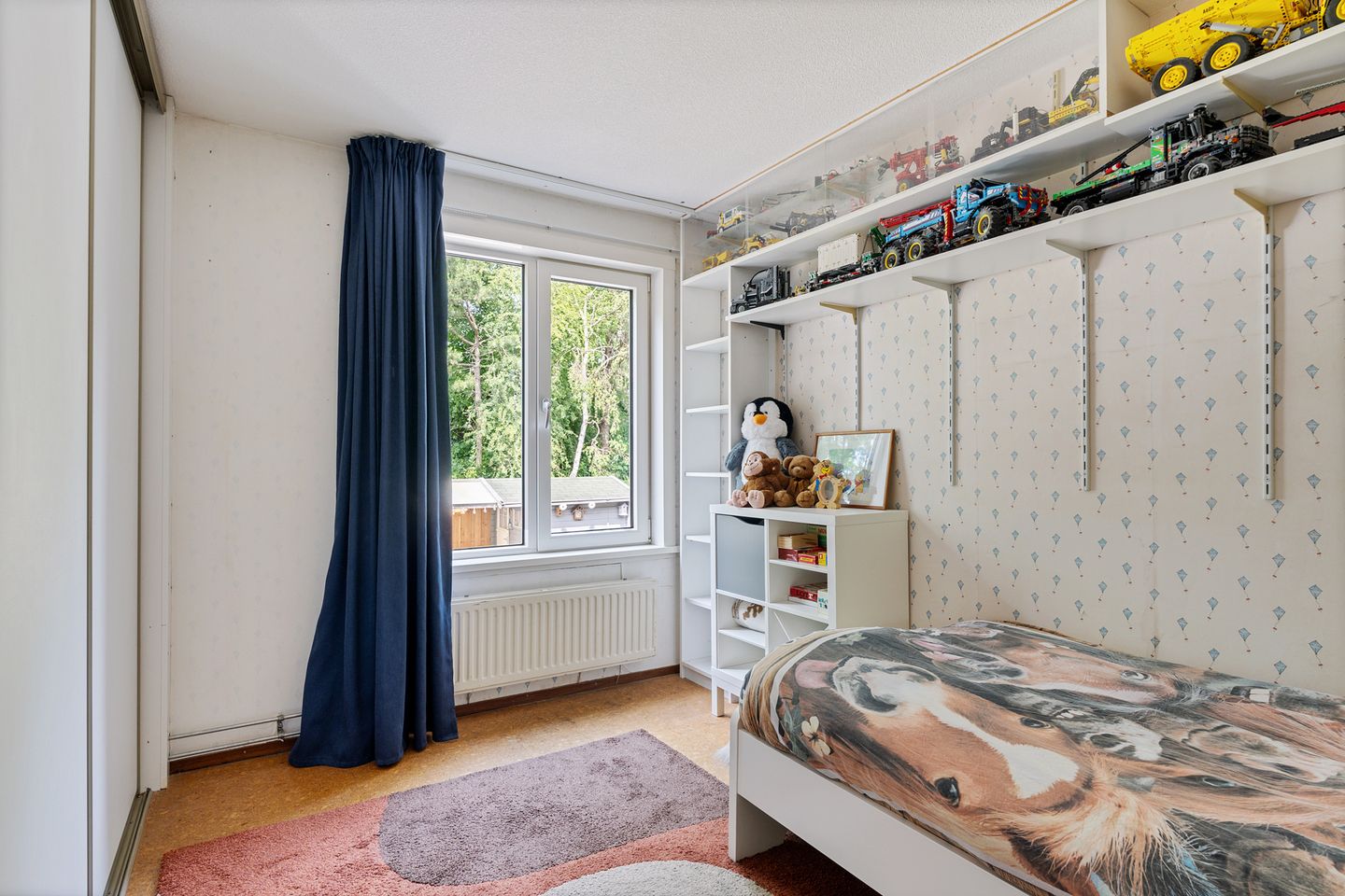 Spacious Family Home with Four Bedrooms and Deep Backyard in Quiet Green Neighborhood — 34