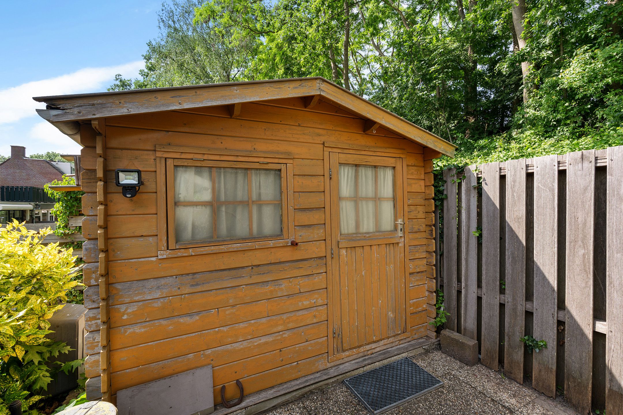 Spacious Family Home with Four Bedrooms and Deep Backyard in Quiet Green Neighborhood — 24