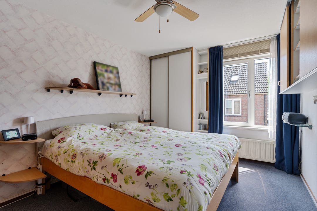 Spacious Family Home with Four Bedrooms and Deep Backyard in Quiet Green Neighborhood — 32