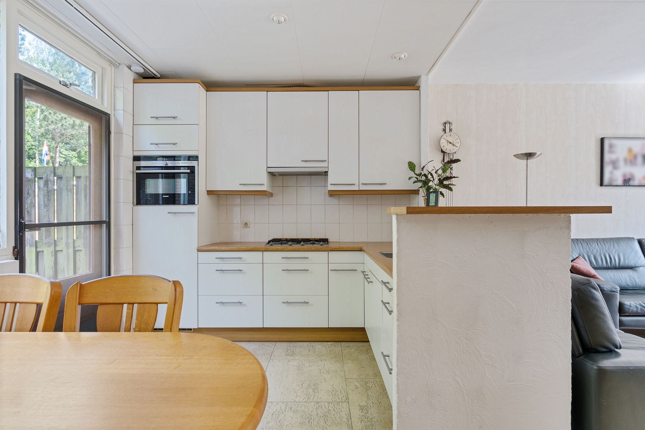 Spacious Family Home with Four Bedrooms and Deep Backyard in Quiet Green Neighborhood — 15