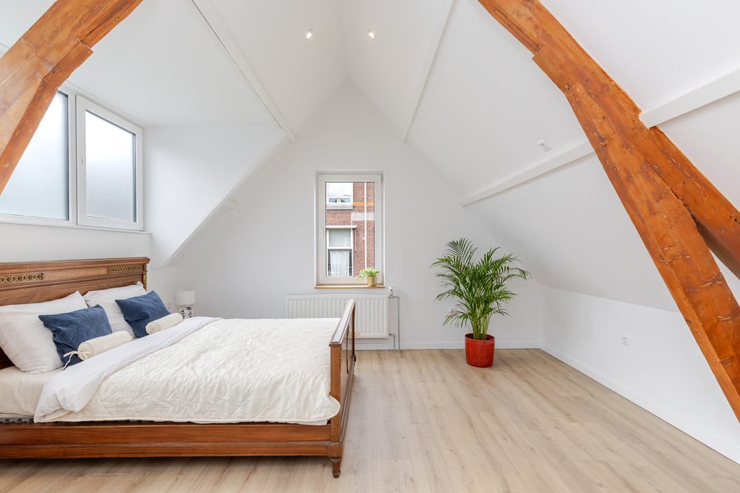 Renovated Townhouse with Double Occupancy Potential in Rotterdam Oude Noorden — 53