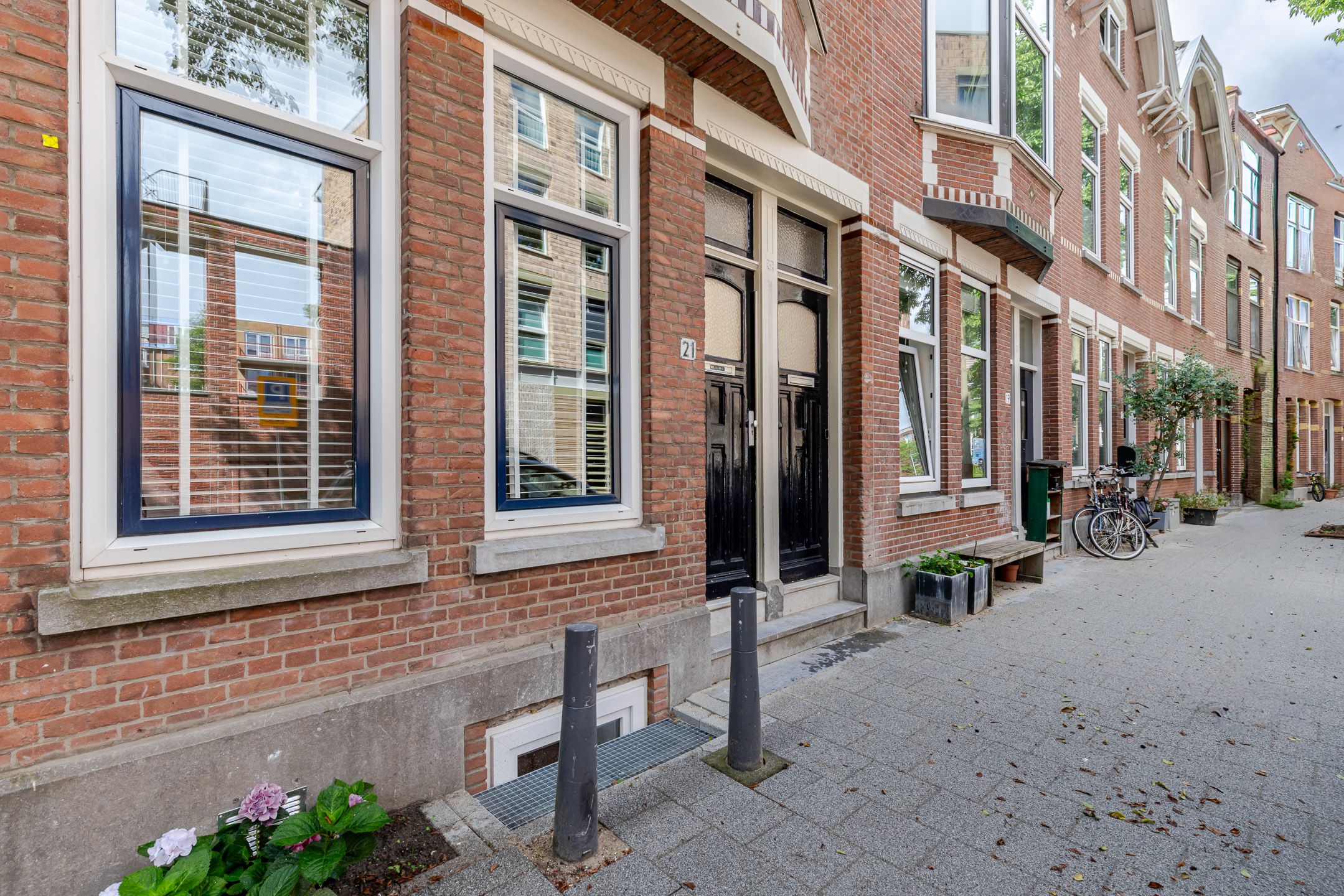 Renovated Townhouse with Double Occupancy Potential in Rotterdam Oude Noorden — 57
