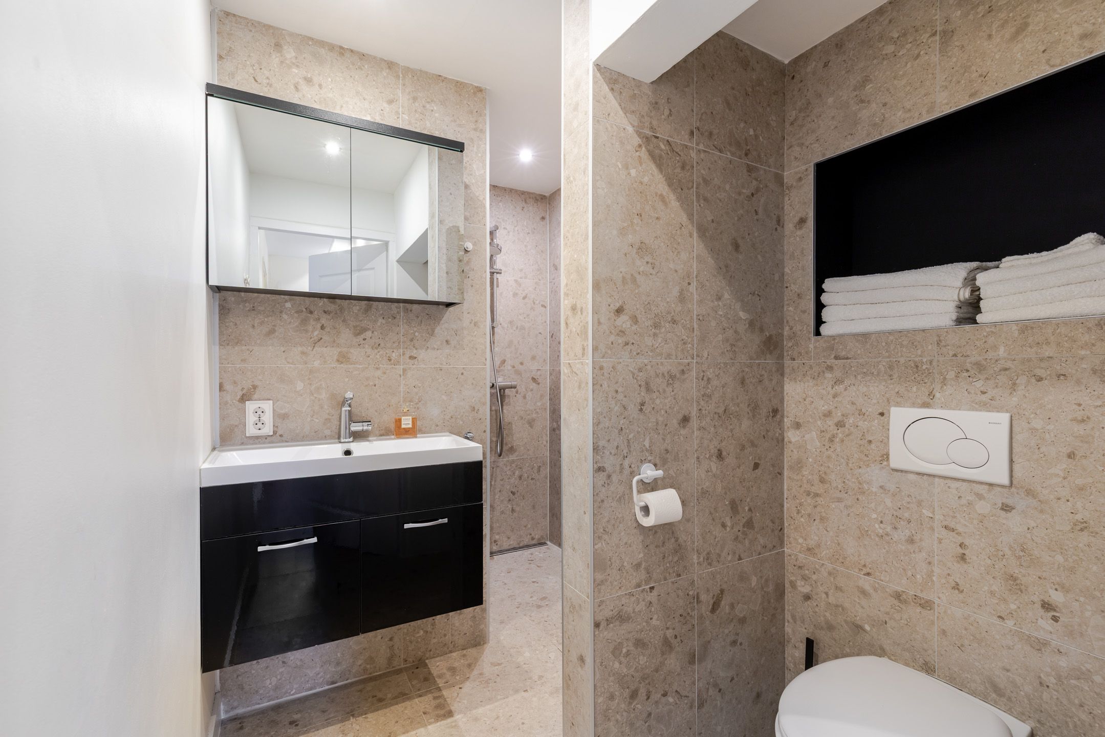 Renovated Townhouse with Double Occupancy Potential in Rotterdam Oude Noorden — 18