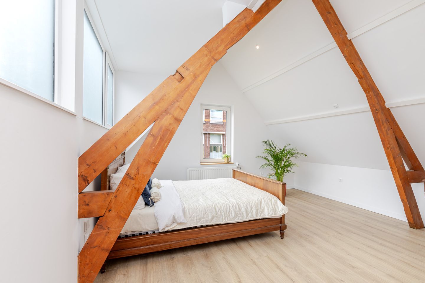 Renovated Townhouse with Double Occupancy Potential in Rotterdam Oude Noorden — 50