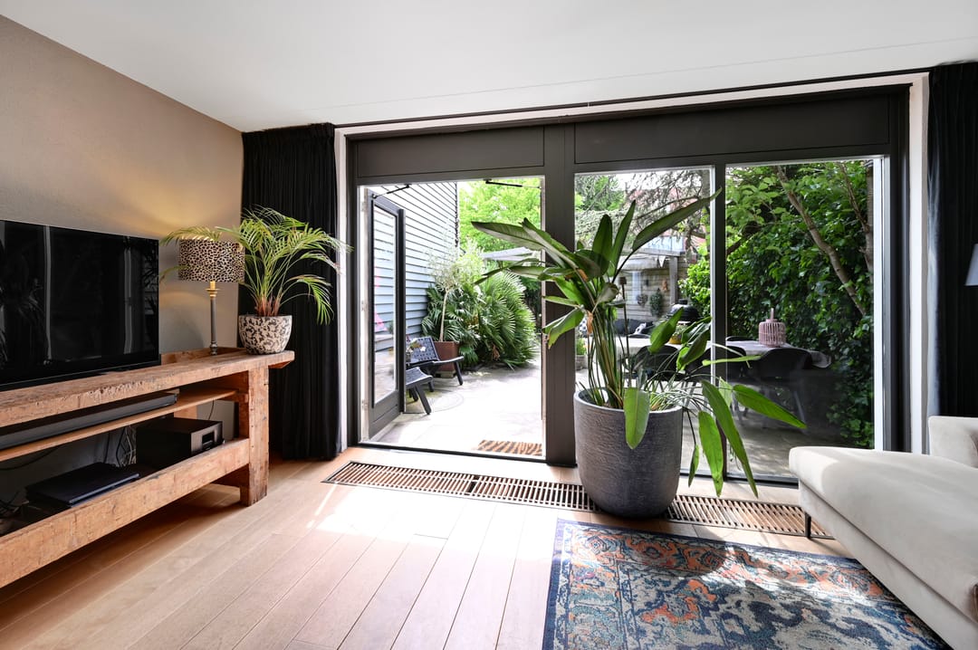 Spacious Family Home with Modern Kitchen and Sunny Garden in Leidschenveen — 17