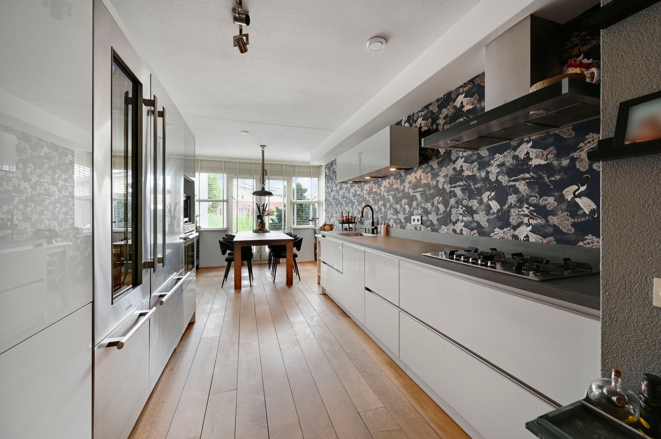Spacious Family Home with Modern Kitchen and Sunny Garden in Leidschenveen — 12