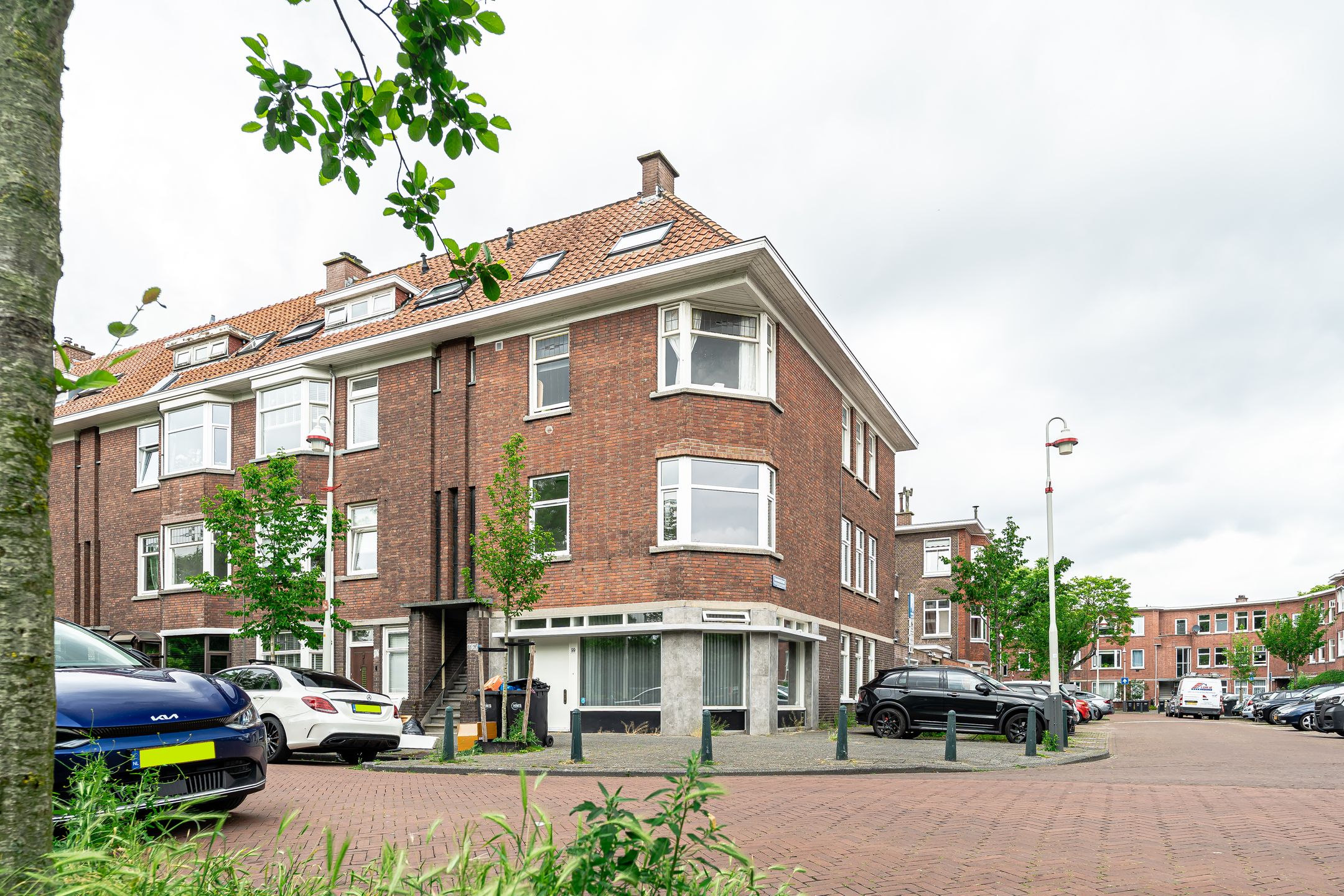 Spacious Corner Apartment with Three Bedrooms and Park Views in Rijswijk — 21