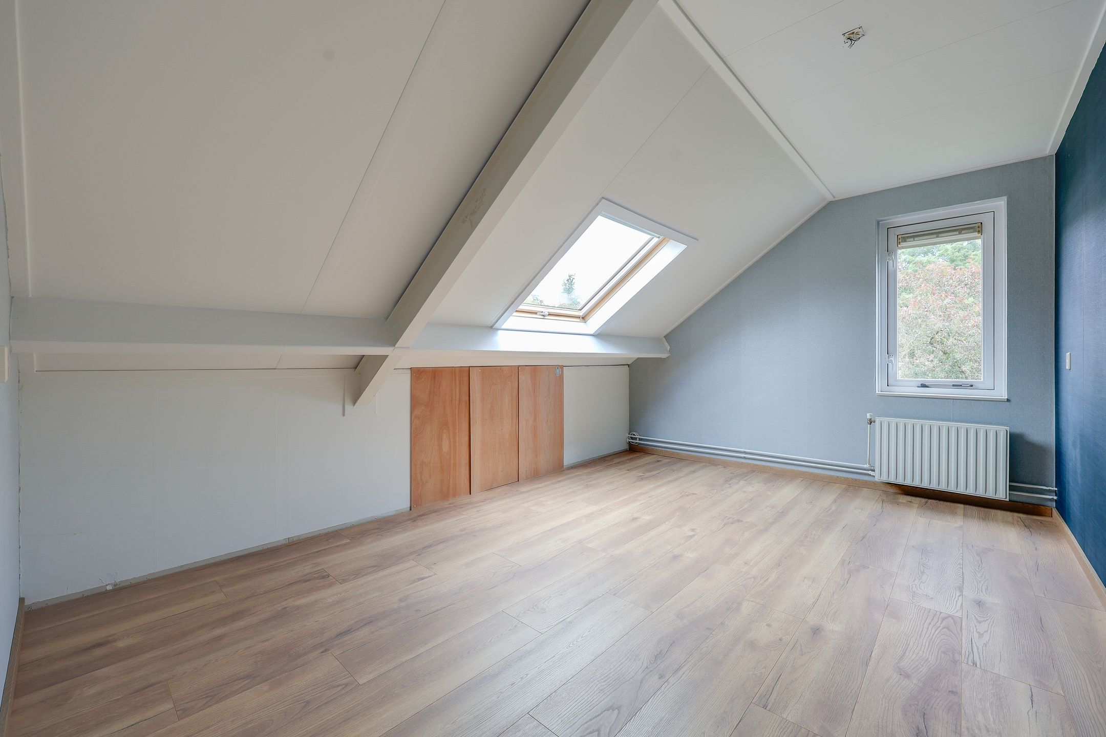 Spacious Semi-Detached Home with Garage in Quiet Park-Adjacent Location — 21