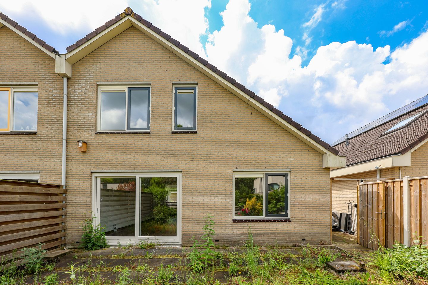Spacious Semi-Detached Home with Garage in Quiet Park-Adjacent Location — 35