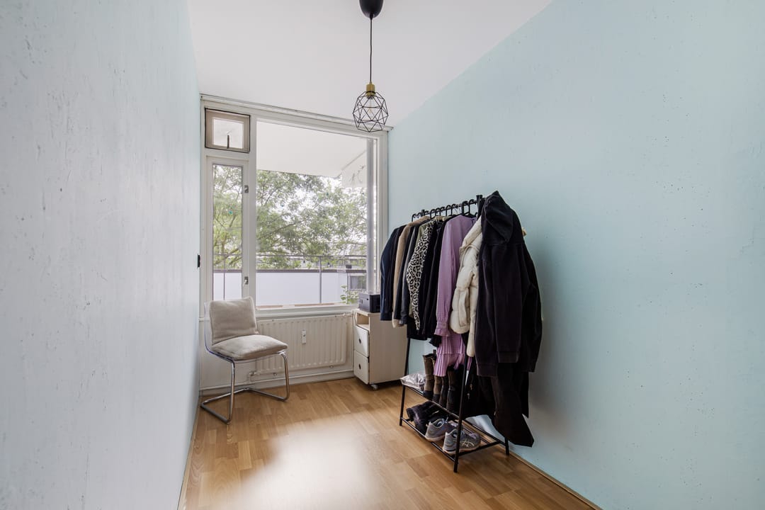 Spacious 4-Room Apartment with West-Facing Balcony in Green Merenwijk — 17