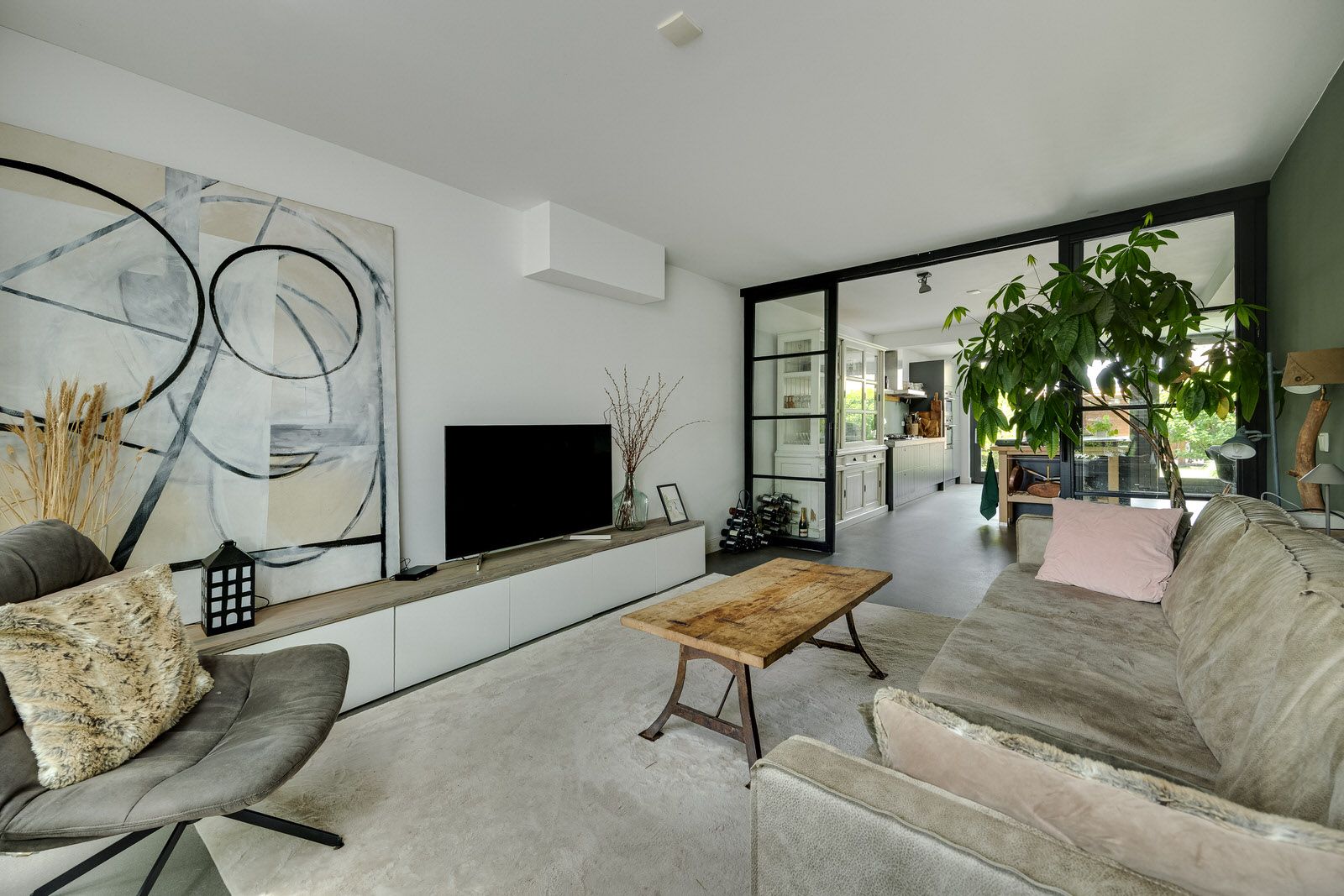 Spacious Renovated Semi-Detached Family Home with Five Bedrooms and Two Bathrooms in Green Vught-Zuid — 18
