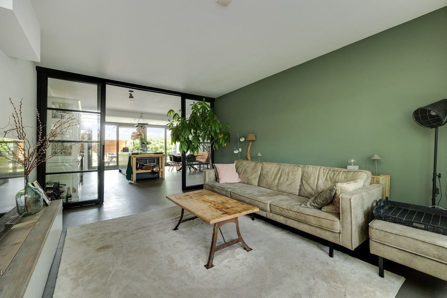 Spacious Renovated Semi-Detached Family Home with Five Bedrooms and Two Bathrooms in Green Vught-Zuid — 20