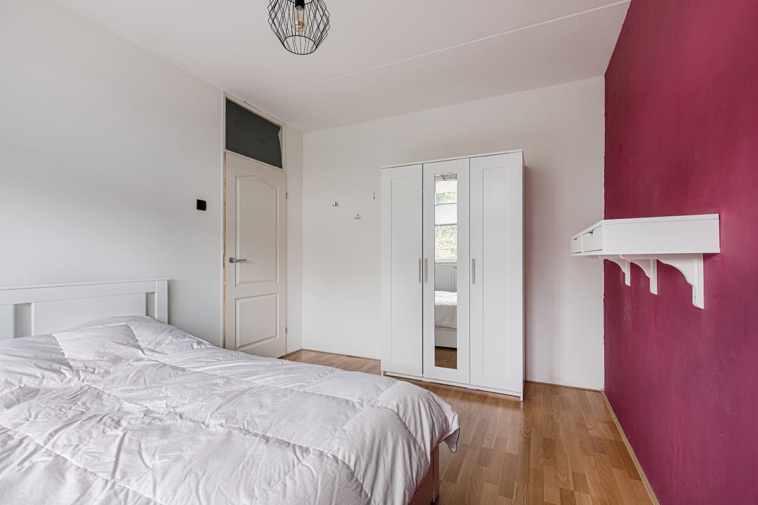 Spacious 4-Room Apartment with West-Facing Balcony in Green Merenwijk — 16
