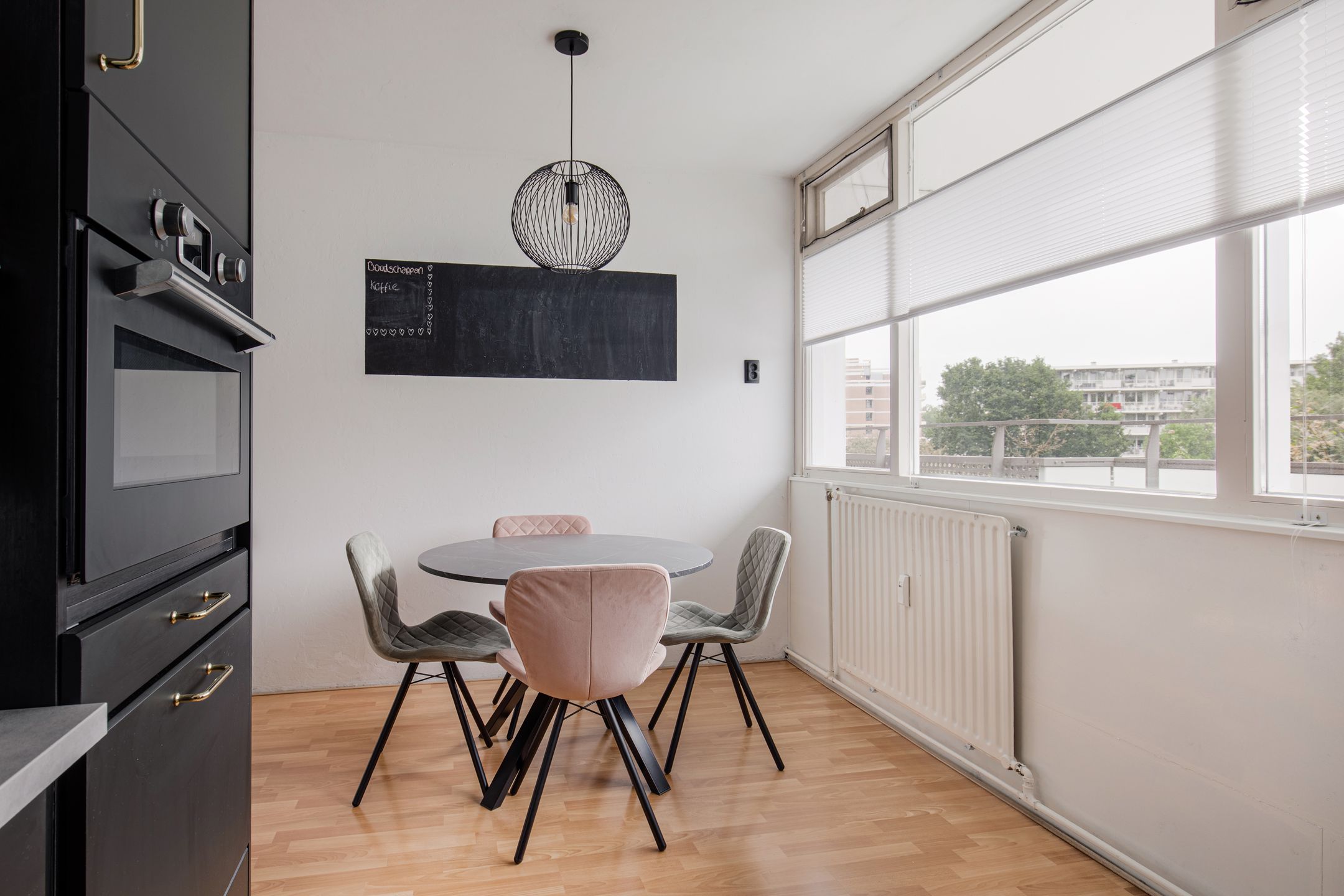 Spacious 4-Room Apartment with West-Facing Balcony in Green Merenwijk — 12