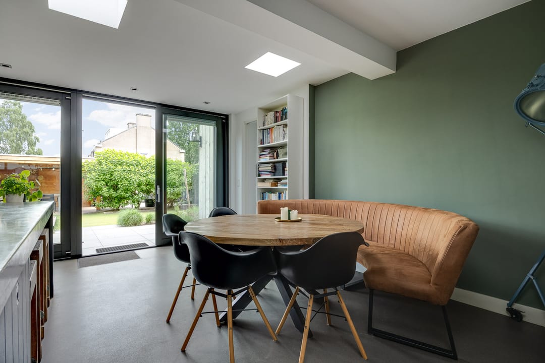Spacious Renovated Semi-Detached Family Home with Five Bedrooms and Two Bathrooms in Green Vught-Zuid — 28