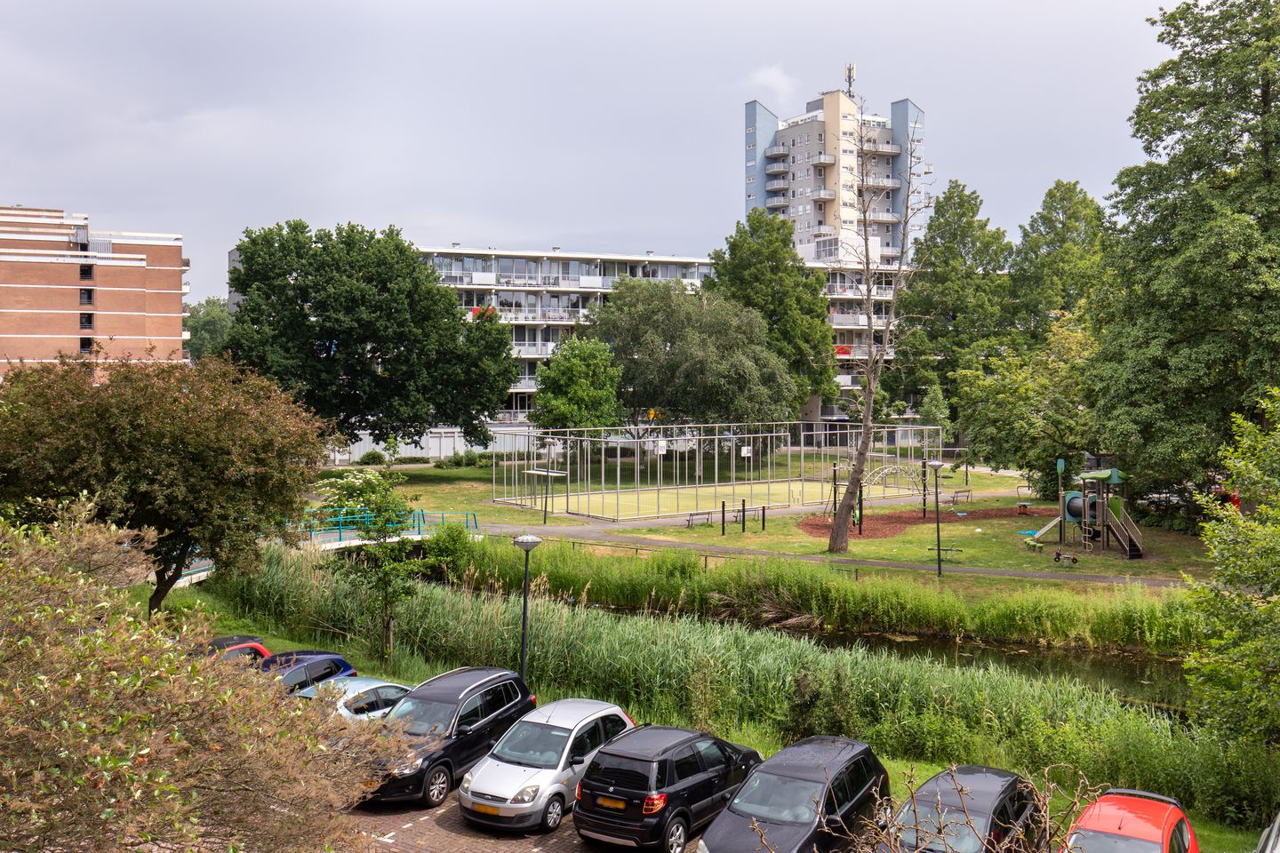 Spacious 4-Room Apartment with West-Facing Balcony in Green Merenwijk — 25