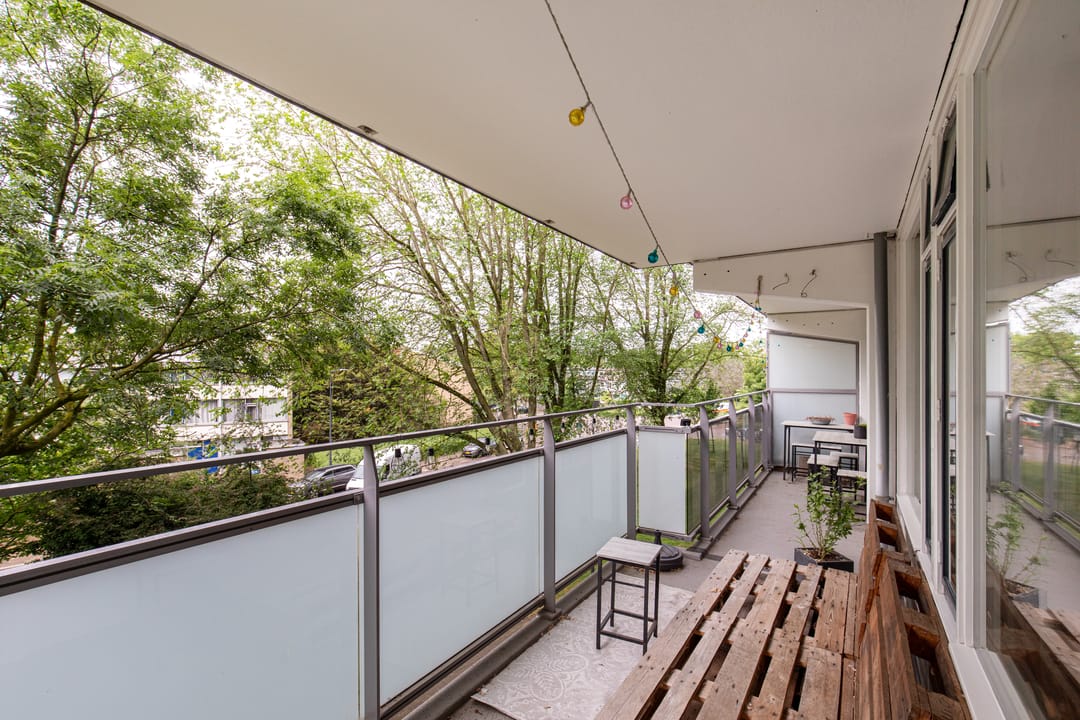 Spacious 4-Room Apartment with West-Facing Balcony in Green Merenwijk — 22