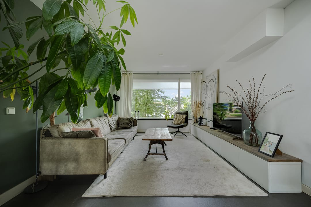 Spacious Renovated Semi-Detached Family Home with Five Bedrooms and Two Bathrooms in Green Vught-Zuid — 16