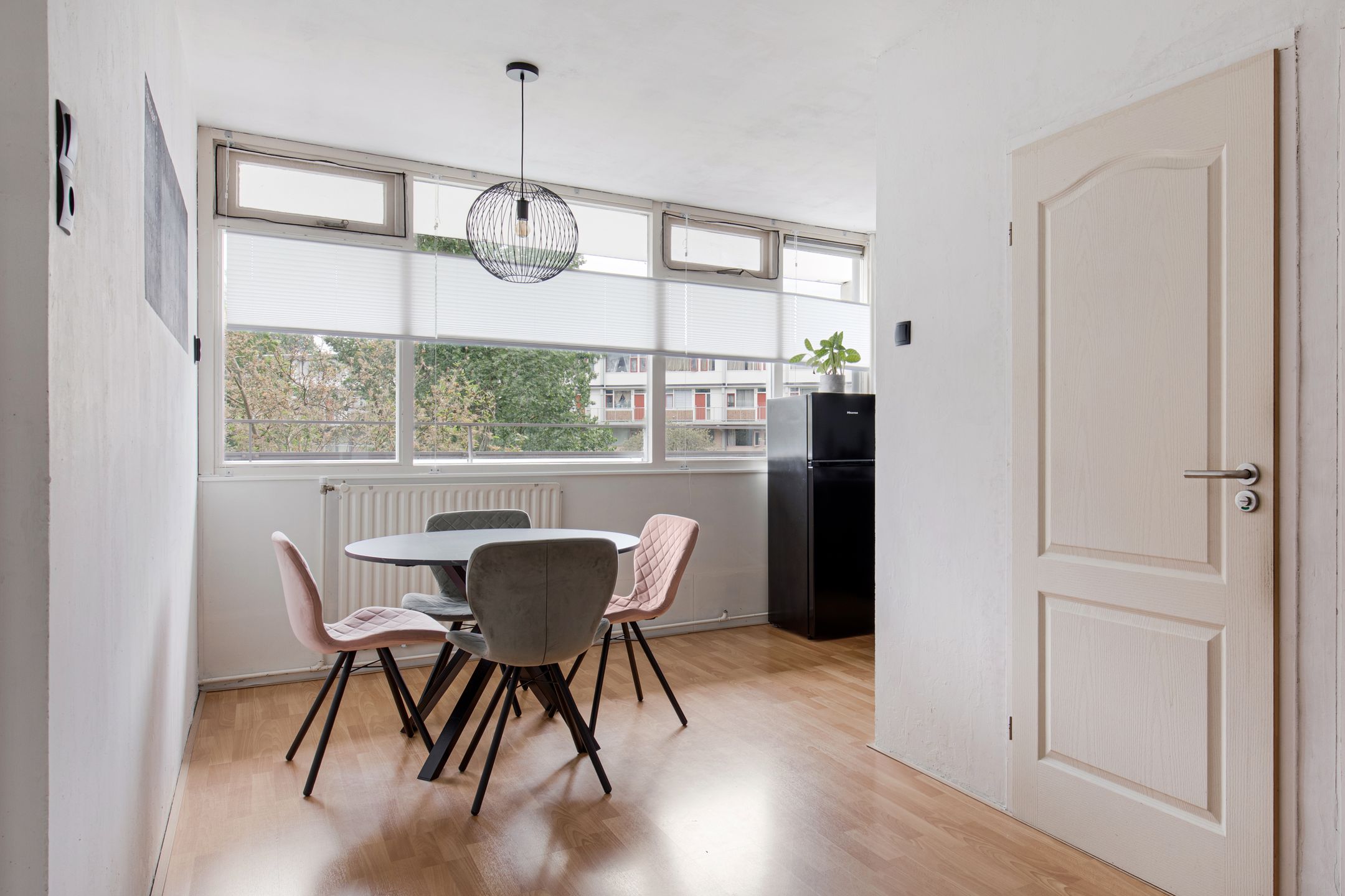 Spacious 4-Room Apartment with West-Facing Balcony in Green Merenwijk — 9