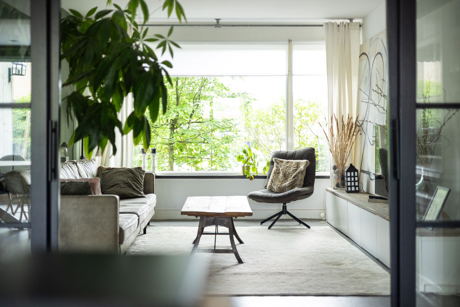 Spacious Renovated Semi-Detached Family Home with Five Bedrooms and Two Bathrooms in Green Vught-Zuid — 21