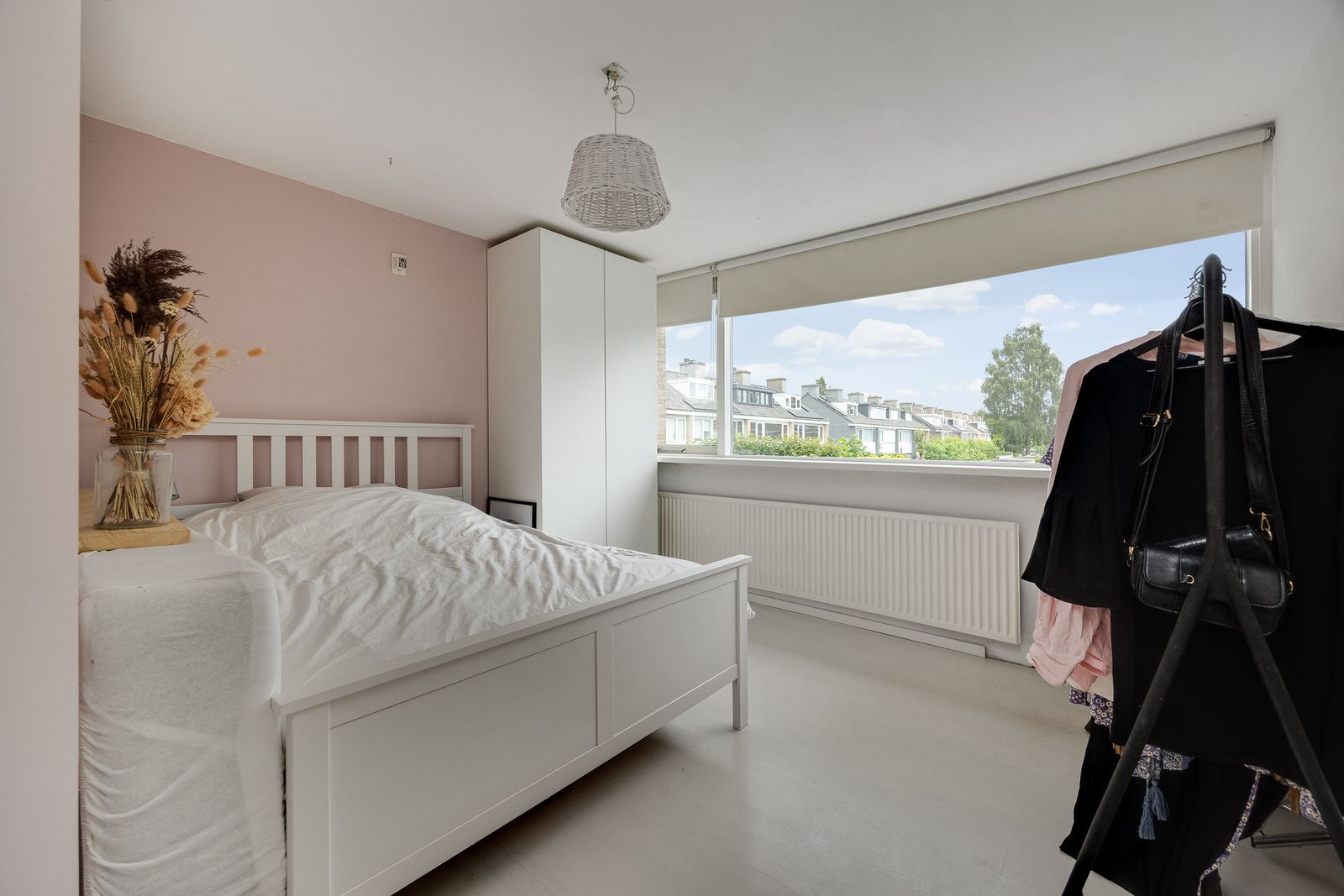 Spacious Renovated Semi-Detached Family Home with Five Bedrooms and Two Bathrooms in Green Vught-Zuid — 54