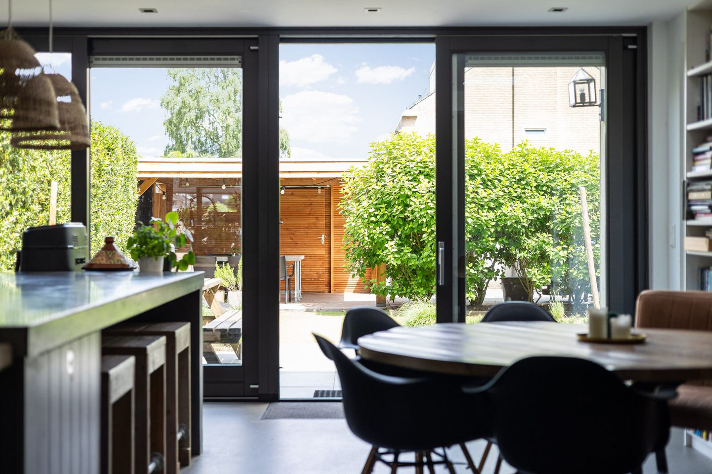Spacious Renovated Semi-Detached Family Home with Five Bedrooms and Two Bathrooms in Green Vught-Zuid — 34