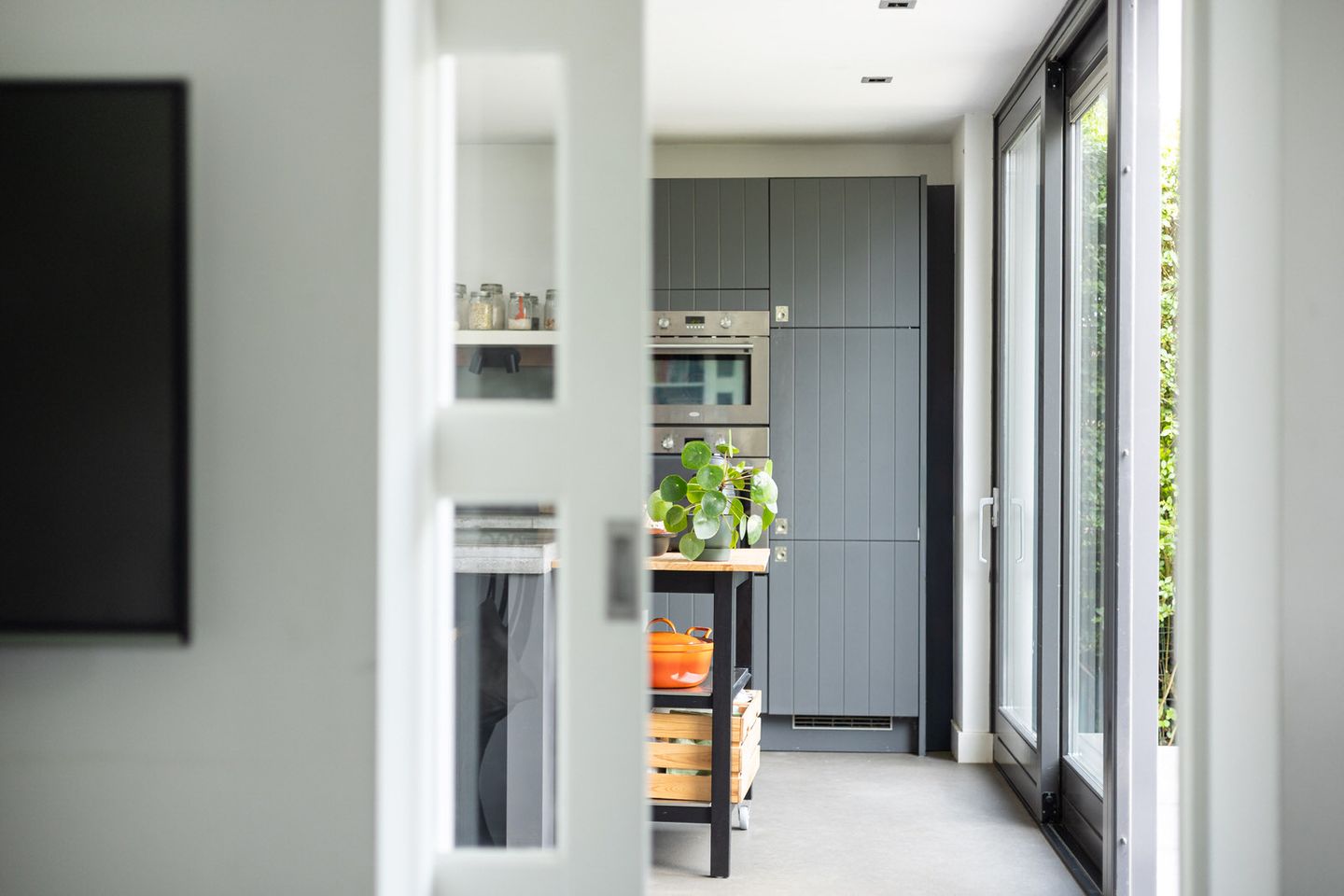 Spacious Renovated Semi-Detached Family Home with Five Bedrooms and Two Bathrooms in Green Vught-Zuid — 35