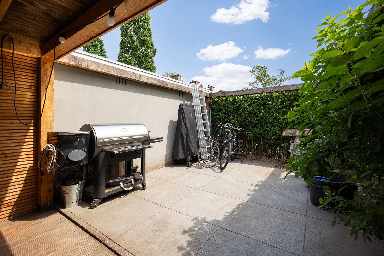 Spacious Renovated Semi-Detached Family Home with Five Bedrooms and Two Bathrooms in Green Vught-Zuid — 45