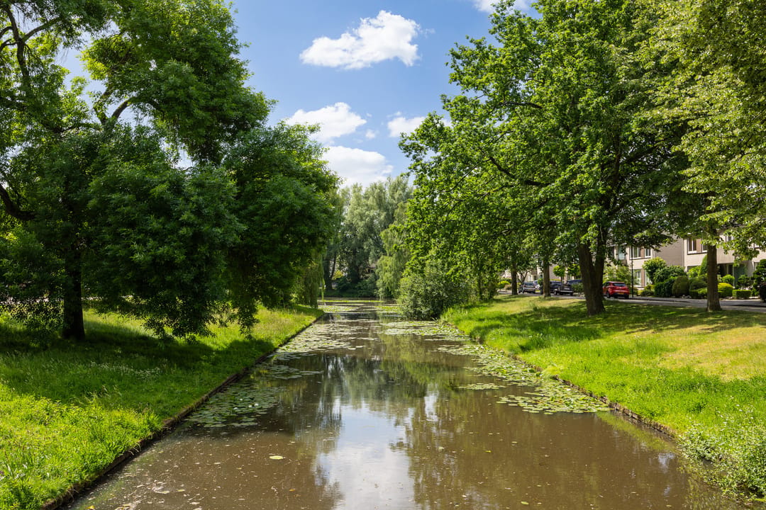 Spacious Renovated Semi-Detached Family Home with Five Bedrooms and Two Bathrooms in Green Vught-Zuid — 67