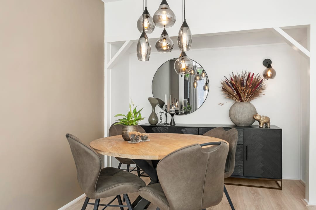 Spacious three bedroom apartment near green park — 7