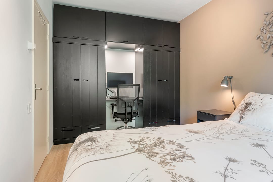 Spacious three bedroom apartment near green park — 16