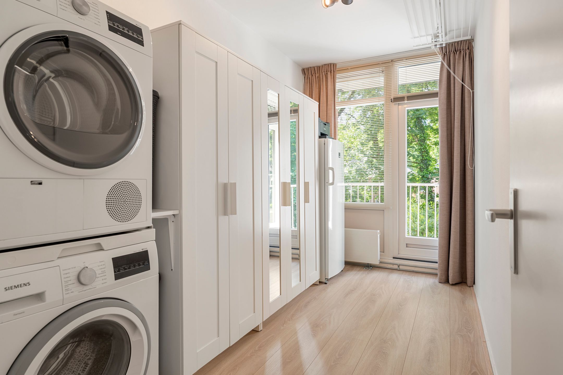 Spacious three bedroom apartment near green park — 21